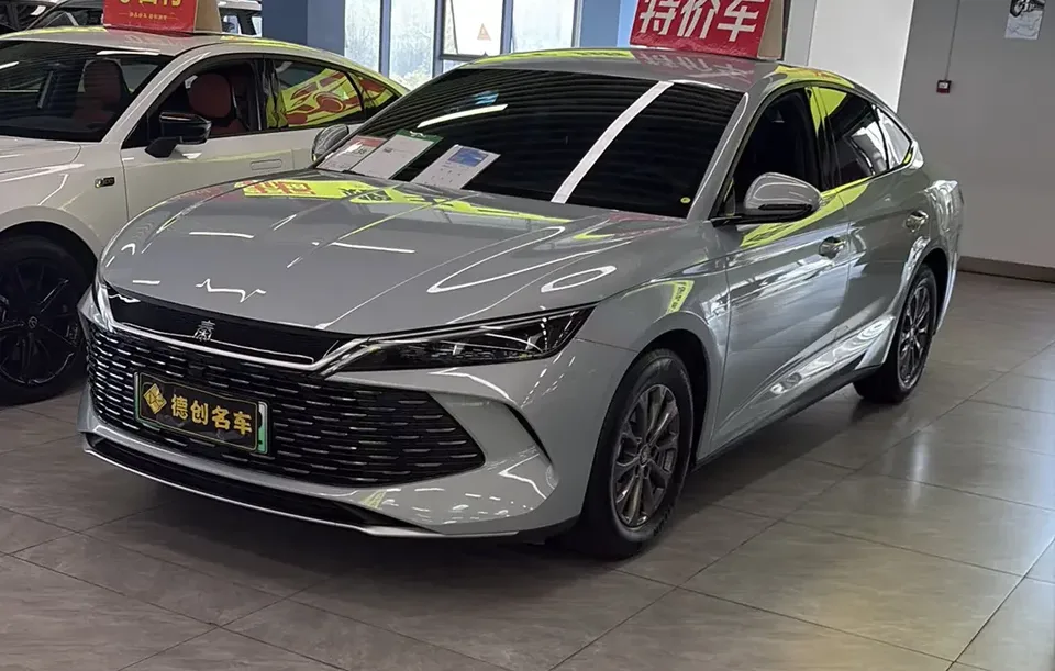 BYD Qin L DM Qin L DM 2024 DM-i 80KM Leading Type 2025 — photo 1, buy with delivery to Moscow