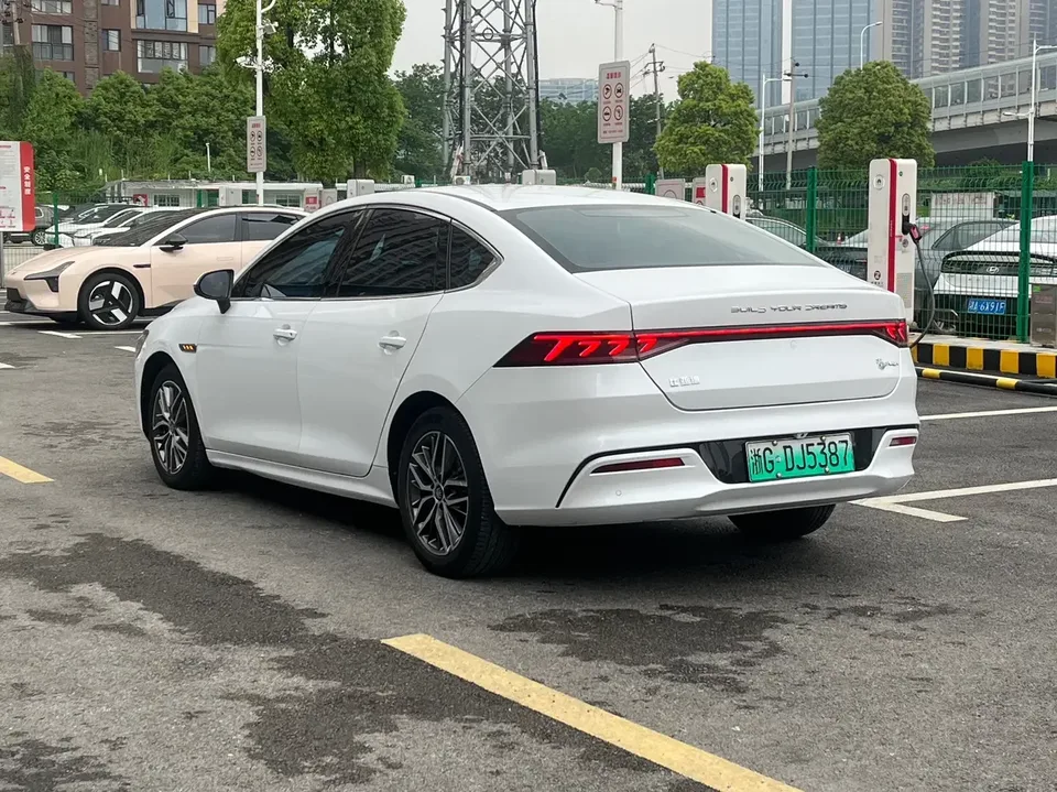 BYD Qin PLUS EV Qin PLUS EV 2021 500KM Luxury 2022 — thumbnail 2