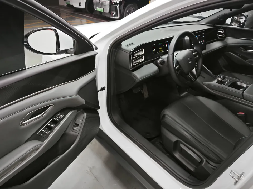 BYD Qin L DM Qin L DM 2024 DM-i 80KM Leading Type 2025 — thumbnail 3