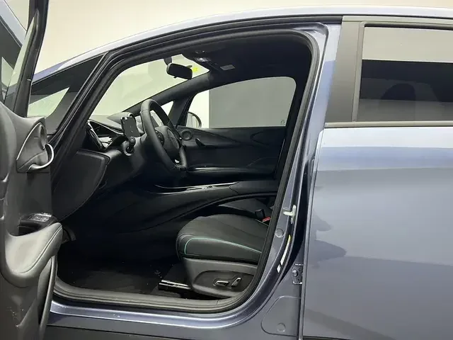 BYD Dolphin dolphin 2025 420KM Free Edition 2025 — thumbnail 5