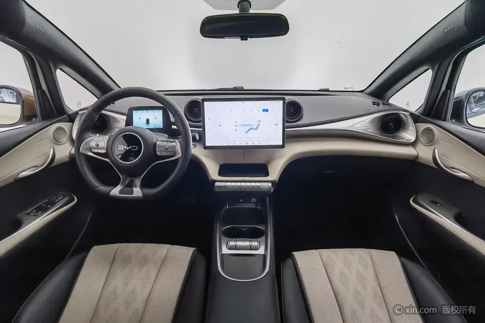 BYD Dolphin dolphin 2025 420KM Free Edition 2025 — thumbnail 4