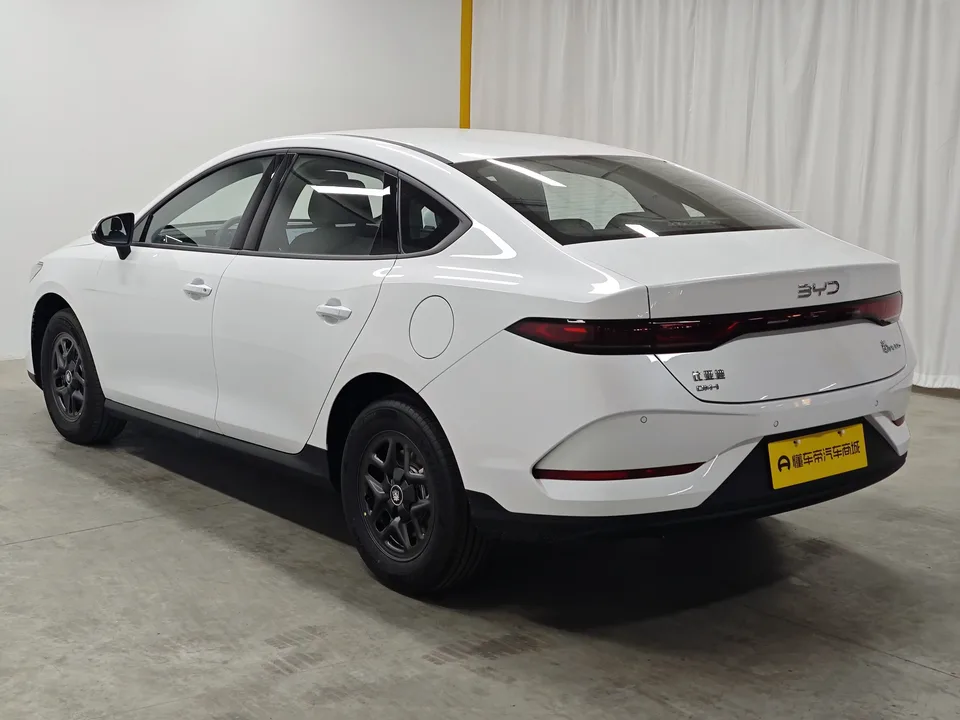 BYD Qin PLUS DM Qin PLUS DM 2025 DM-i Intelligent Driving Version 128KM Progressive 2026 — thumbnail 2