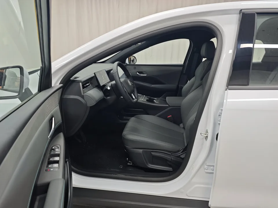 BYD Qin PLUS DM Qin PLUS DM 2025 DM-i Intelligent Driving Version 128KM Progressive 2026 — thumbnail 5