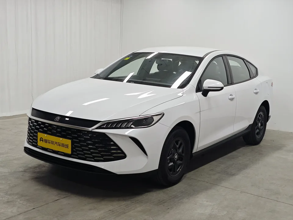 BYD Qin PLUS DM Qin PLUS DM 2025 DM-i Intelligent Driving Version 128KM Progressive 2026 — photo 1, buy with delivery to Moscow
