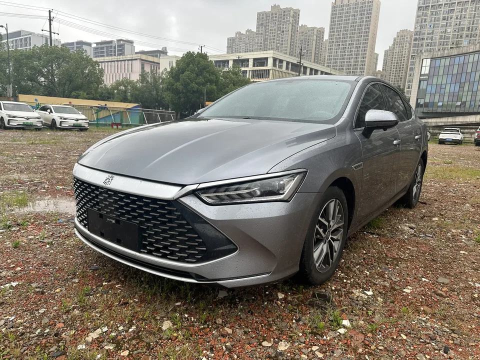 BYD Qin PLUS DM Qin PLUS DM 2021 DM-i 55KM Flagship 2022 — photo 1, buy with delivery to Moscow