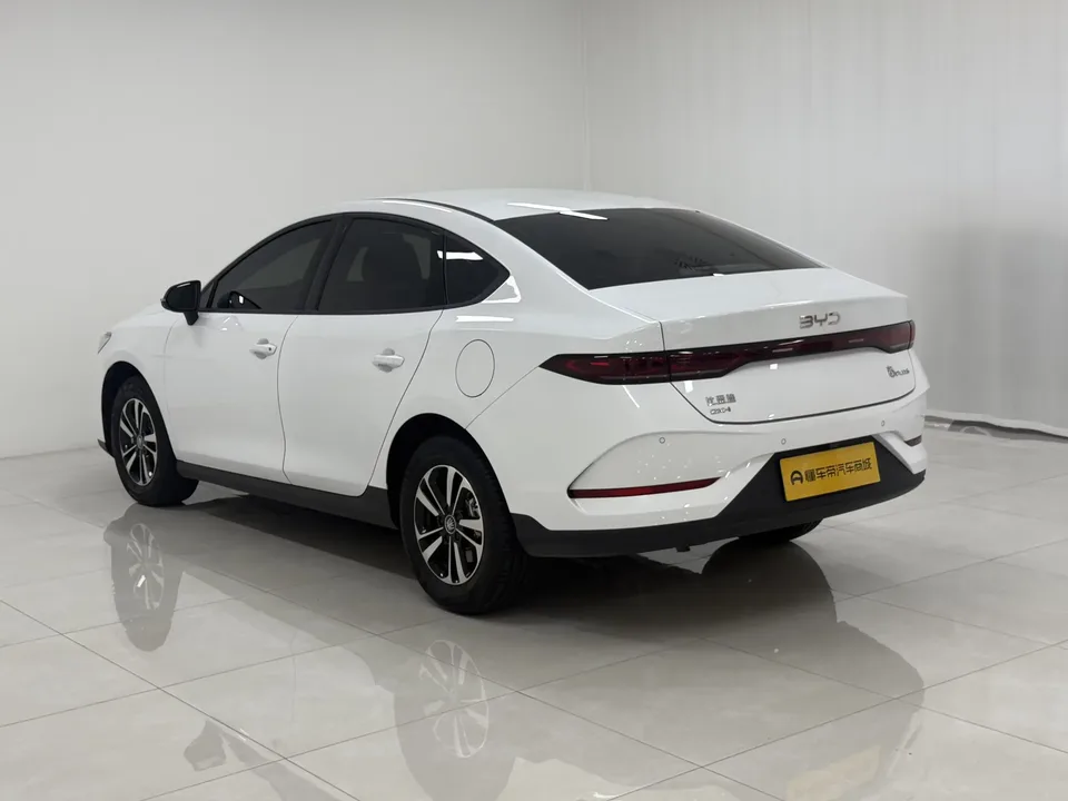 BYD Qin PLUS DM Qin PLUS DM 2025 DM-i Intelligent Driving Version 128KM Progressive 2026 — thumbnail 2