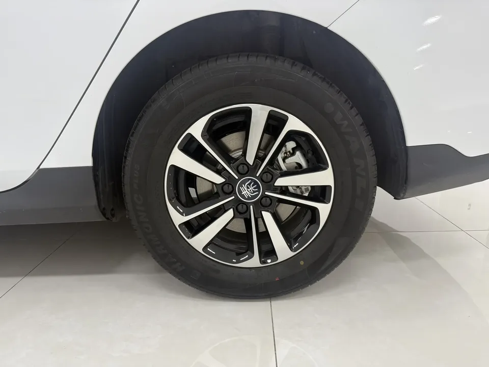 BYD Qin PLUS DM Qin PLUS DM 2025 DM-i Intelligent Driving Version 128KM Progressive 2026 — thumbnail 3