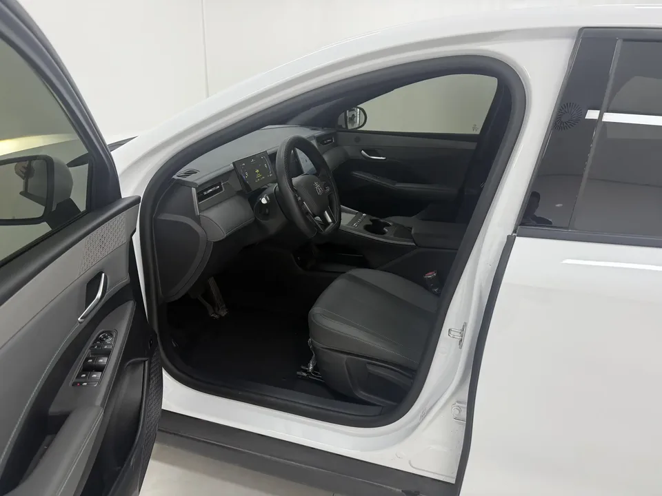 BYD Qin PLUS DM Qin PLUS DM 2025 DM-i Intelligent Driving Version 128KM Progressive 2026 — thumbnail 5