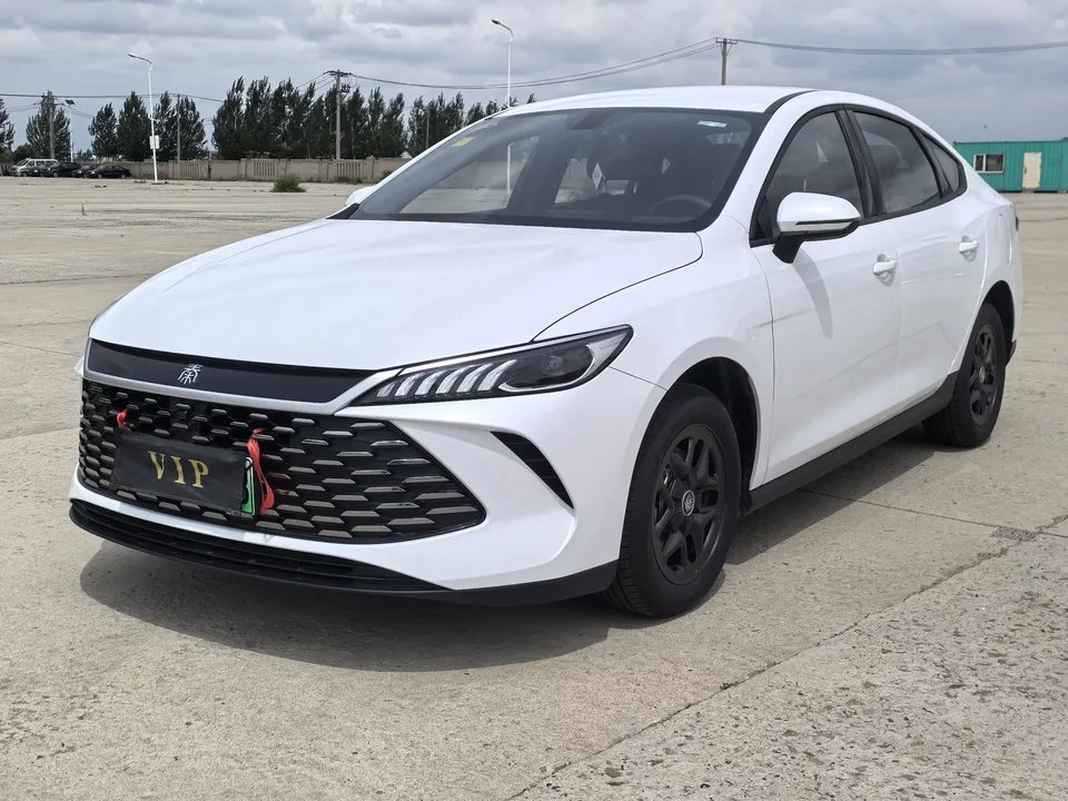 BYD Qin PLUS DM Qin PLUS DM 2025 DM-i 55KM Intelligent Driving Edition Leading Edition 2025 — photo 1, buy with delivery to Moscow