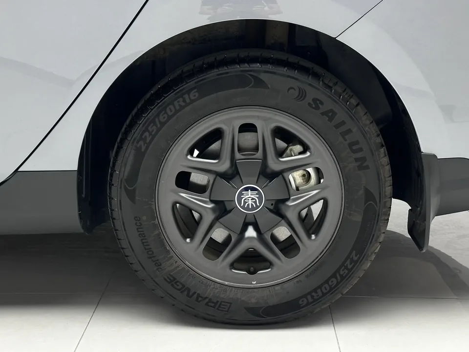 BYD Qin PLUS DM Qin PLUS DM 2025 DM-i Intelligent Driving Version 128KM Progressive 2025 — thumbnail 3