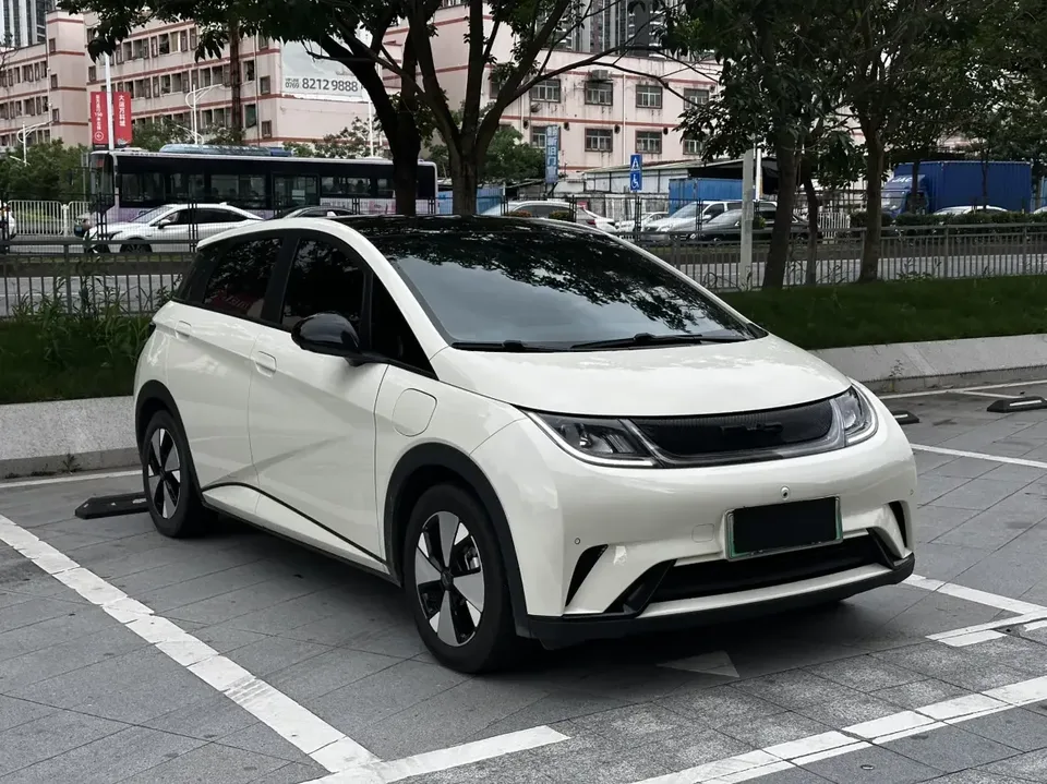 BYD Dolphin dolphin 2024 Glory Edition 420km Freedom Edition 2023 — thumbnail 3