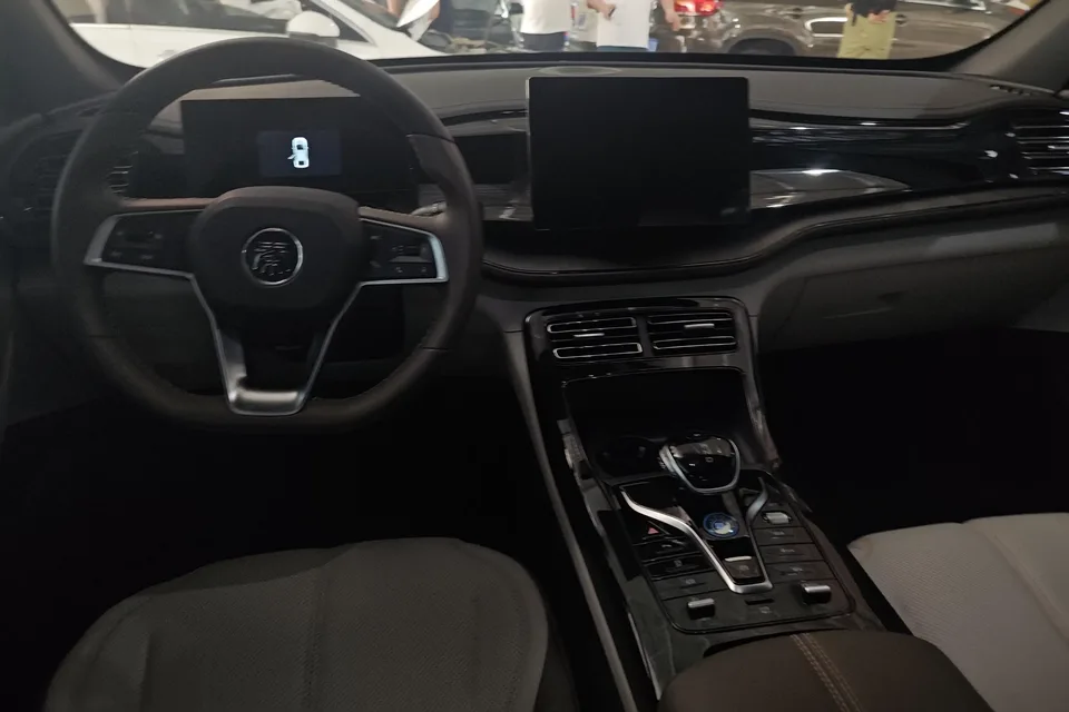BYD Qin PLUS DM Qin PLUS DM 2024 Honor Edition DM-i 55KM Leading Edition 2024 — thumbnail 4