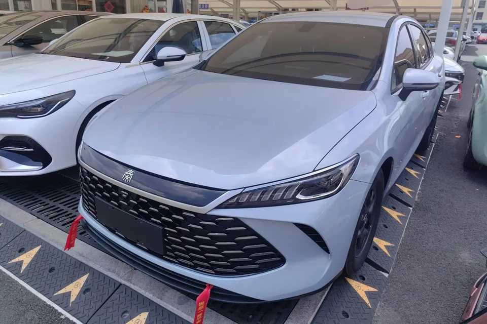 BYD Qin PLUS DM Qin PLUS DM 2025 DM-i 55KM Intelligent Driving Edition Leading Edition 2025 — photo 1, buy with delivery to Moscow