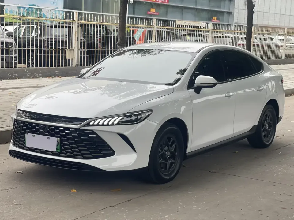 BYD Qin PLUS DM Qin PLUS DM 2025 DM-i 55KM Intelligent Driving Edition Leading Edition 2025 — photo 1, buy with delivery to Moscow