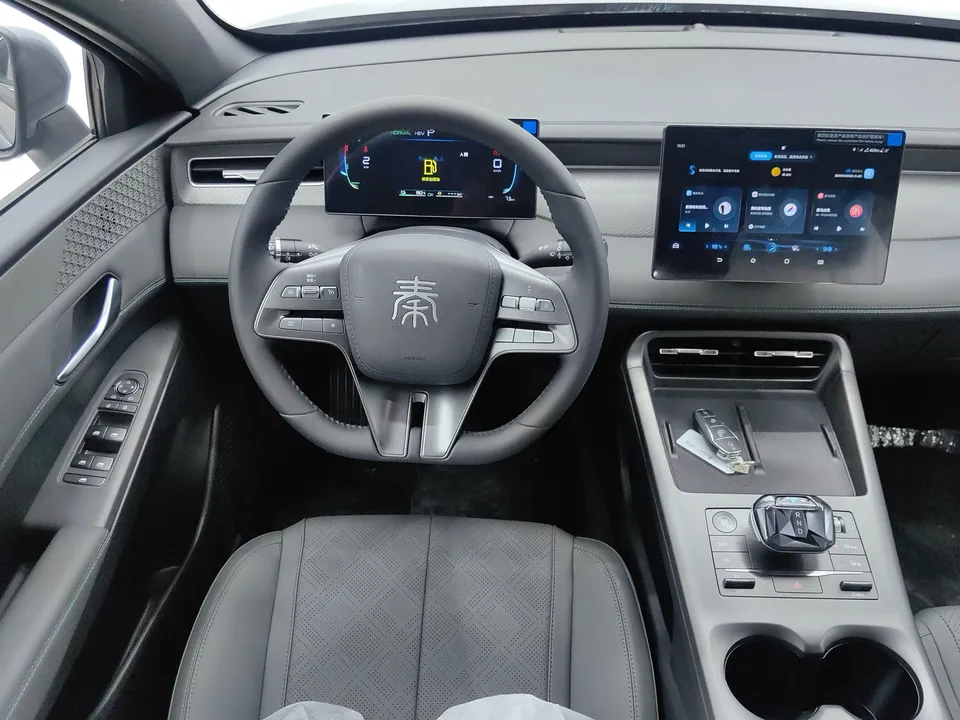 BYD Qin PLUS DM Qin PLUS DM 2025 DM-i 55KM Intelligent Driving Edition Leading Edition 2026 — thumbnail 4