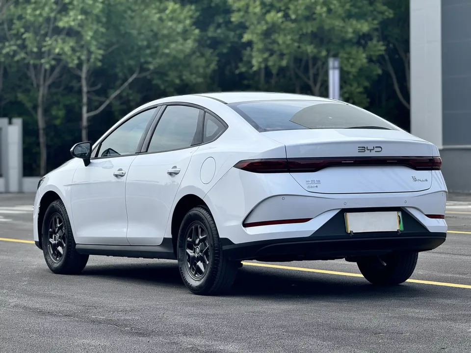 BYD Qin PLUS DM Qin PLUS DM 2025 DM-i Intelligent Driving Version 128KM Progressive 2025 — thumbnail 5