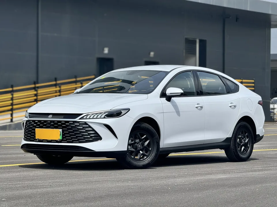 BYD Qin PLUS DM Qin PLUS DM 2025 DM-i Intelligent Driving Version 128KM Progressive 2025 — photo 1, buy with delivery to Moscow