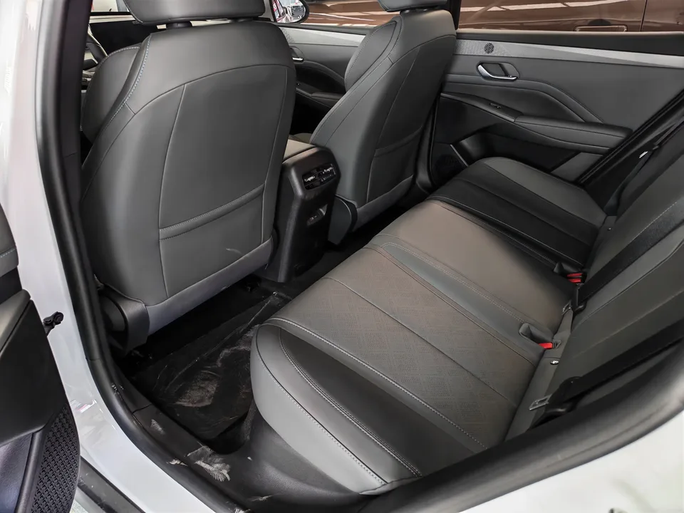BYD Qin PLUS DM Qin PLUS DM 2025 DM-i Intelligent Driving Version 128KM Progressive 2026 — thumbnail 3