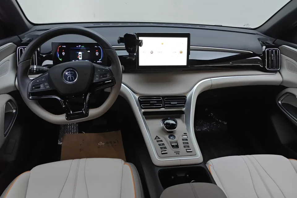 BYD Song Pro DM Song Pro DM 2024 DM-i Honor Edition 71km Pilot Edition 2025 — thumbnail 4
