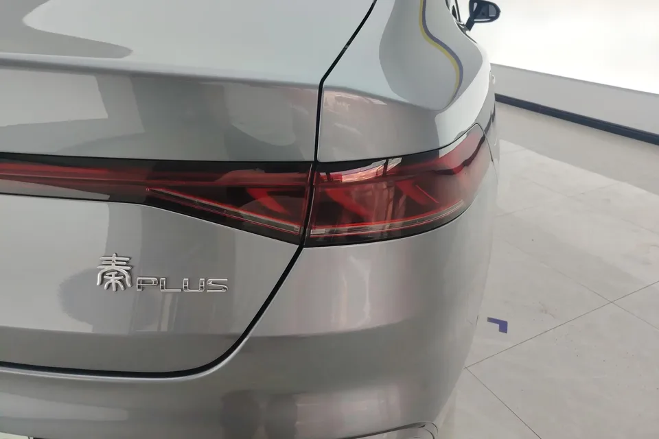 BYD Qin PLUS DM Qin PLUS DM 2024 Honor Edition DM-i 120KM Beyond 2024 — thumbnail 2
