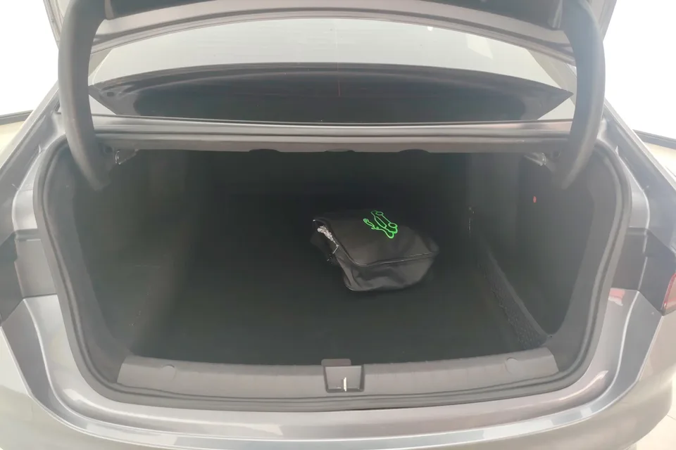 BYD Qin PLUS DM Qin PLUS DM 2024 Honor Edition DM-i 120KM Beyond 2024 — thumbnail 5