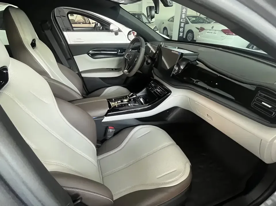 BYD Qin PLUS DM Qin PLUS DM 2024 Honor Edition DM-i 55KM Leading Edition 2024 — thumbnail 4