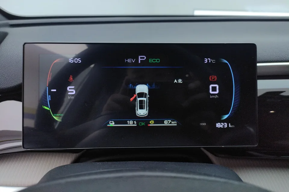 BYD Song Pro DM Song Pro DM 2024 DM-i Honor Edition 71km Pilot Edition 2024 — миниатюра 4