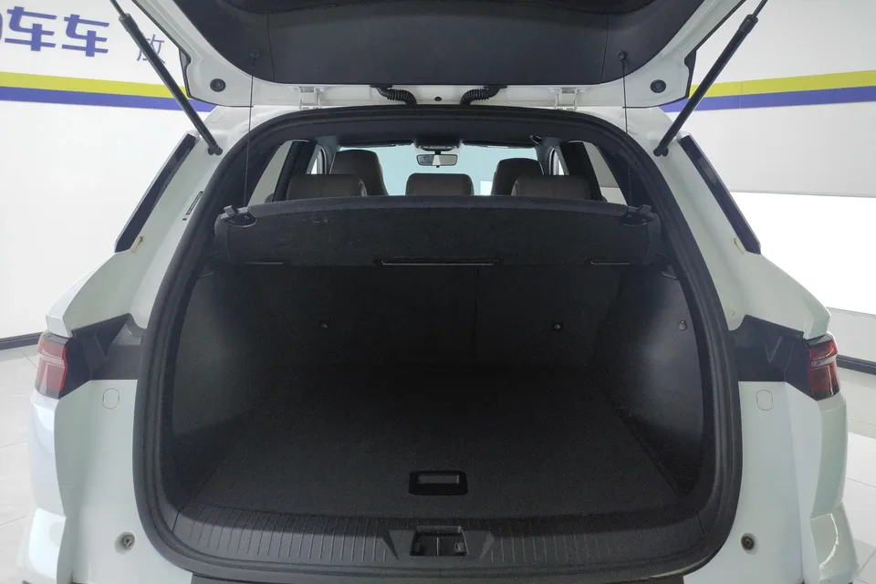 BYD Song Pro DM Song Pro DM 2024 DM-i Honor Edition 71km Pilot Edition 2024 — миниатюра 5