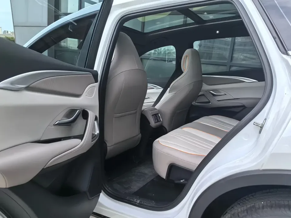 BYD Song Pro DM Song Pro DM 2024 DM-i Glory Edition 71km Surpassing Type 2026 — миниатюра 3