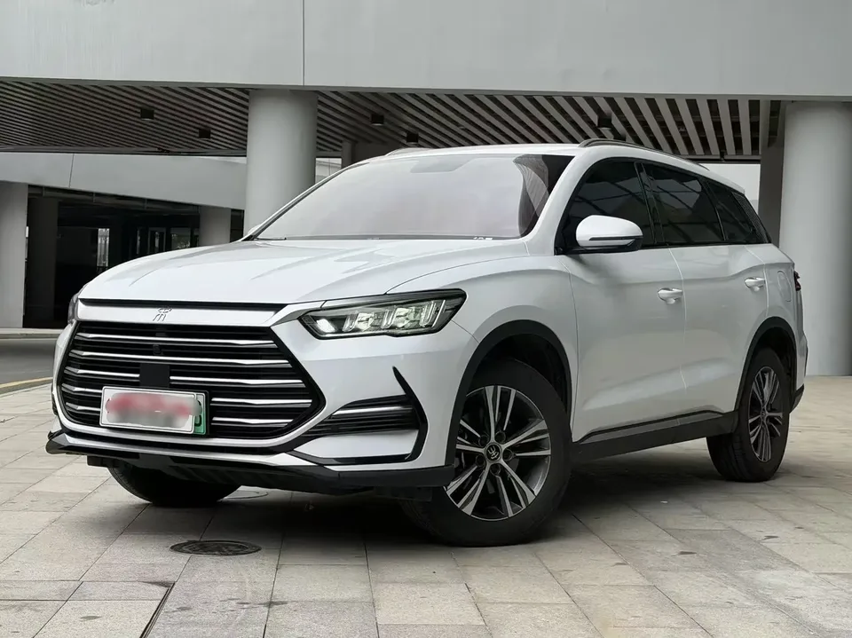 BYD Song Pro DM Song Pro DM 2022 DM-i 51km Luxury 2022 — фото 1, купить с доставкой в Москву