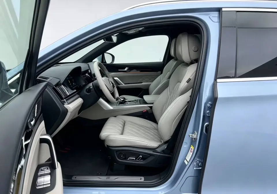BYD Tang DM Tang DM 2024 Honor Edition DM-i 112KM Flagship 2024 — thumbnail 5