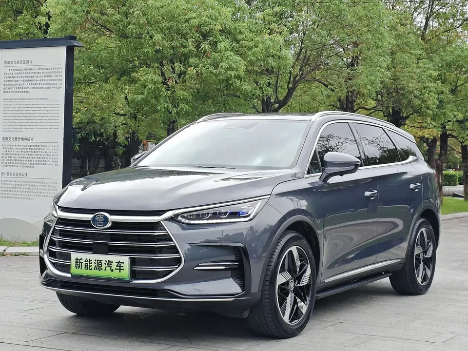 BYD Tang DM Tang DM 2023 DM-i Champion Edition 112KM Premium 2023 — photo 1, buy with delivery to Moscow