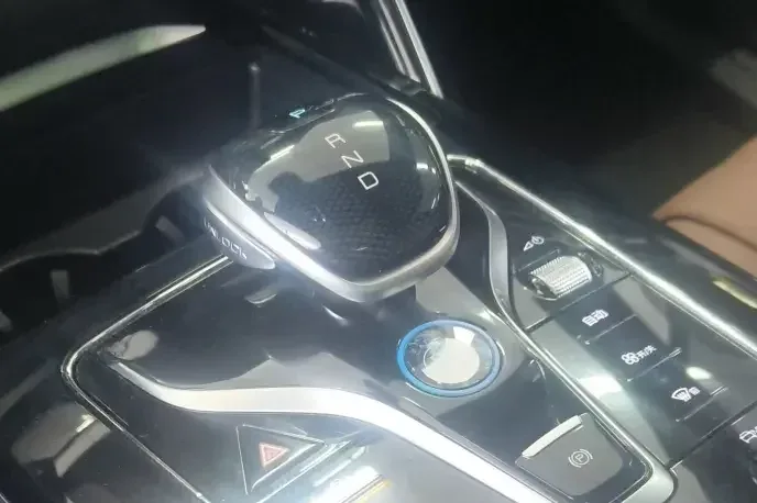 BYD Tang DM Tang DM 2021 DM-i 1.5T 112KM Premium 2022 — thumbnail 3
