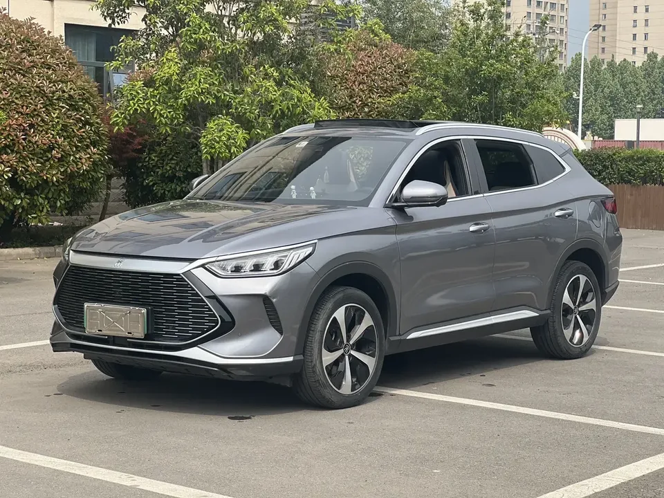 BYD Song PLUS DM Song PLUS DM 2021 DM-i 51KM 2WD Premium 2022 — фото 1, купить с доставкой в Москву