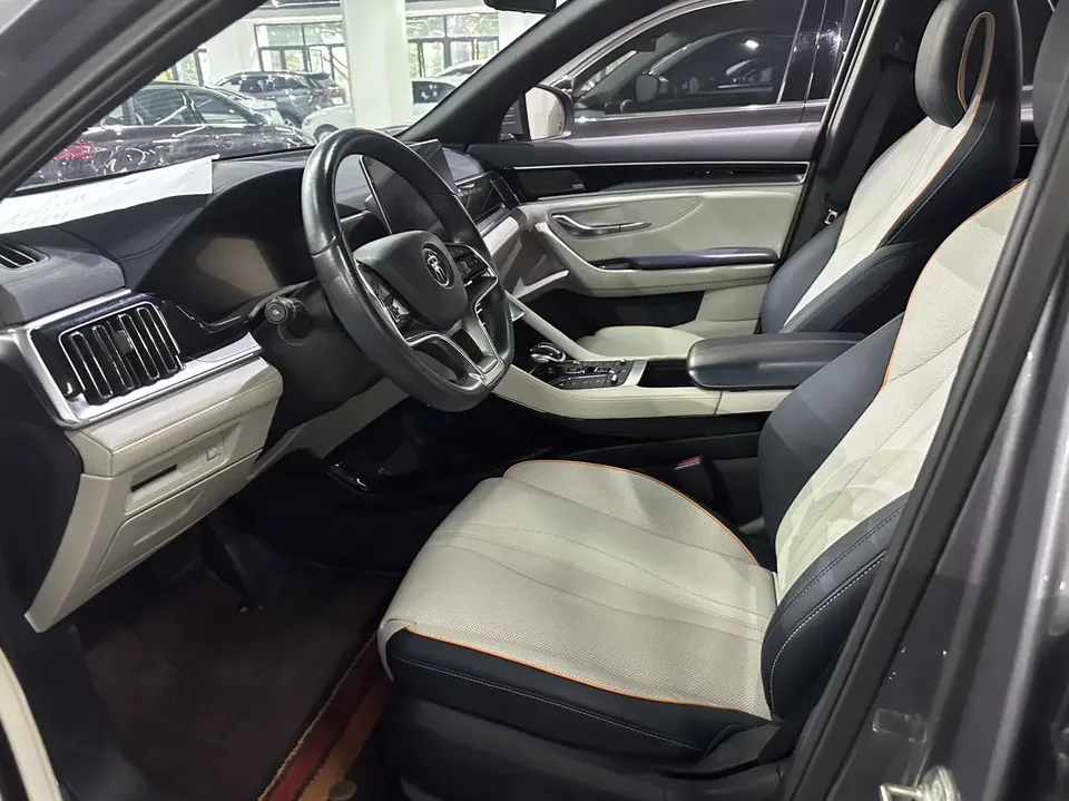 BYD Song PLUS DM Song PLUS DM 2021 DM-i 51KM 2WD Premium Edition 2022 — thumbnail 3