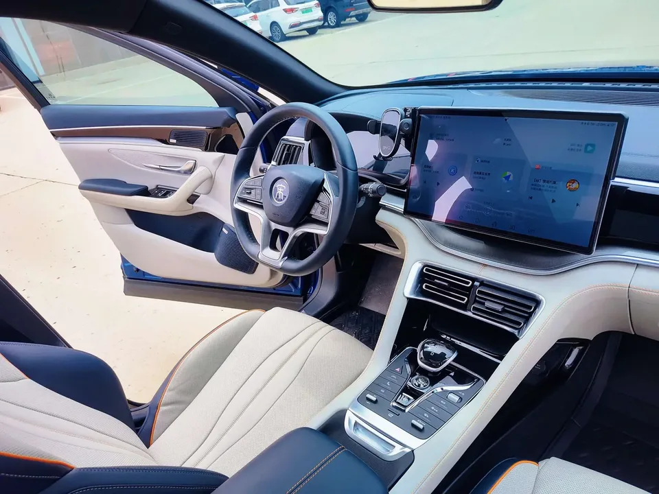 BYD Song PLUS DM Song PLUS DM 2021 DM-i 110KM 2WD Flagship PLUS 5G Edition 2023 — thumbnail 3