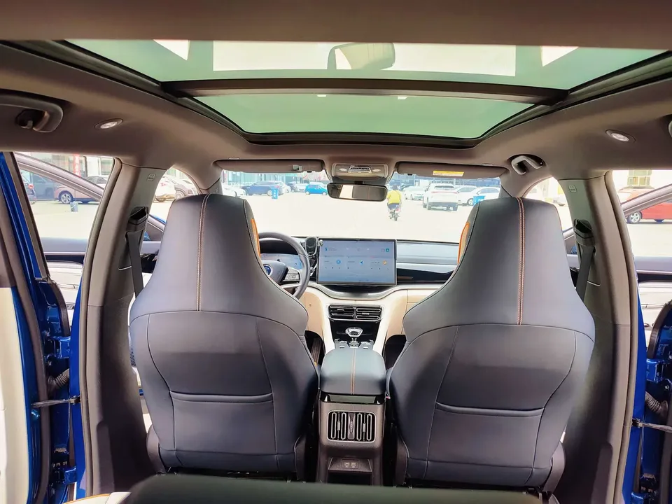 BYD Song PLUS DM Song PLUS DM 2021 DM-i 110KM 2WD Flagship PLUS 5G Edition 2023 — thumbnail 4