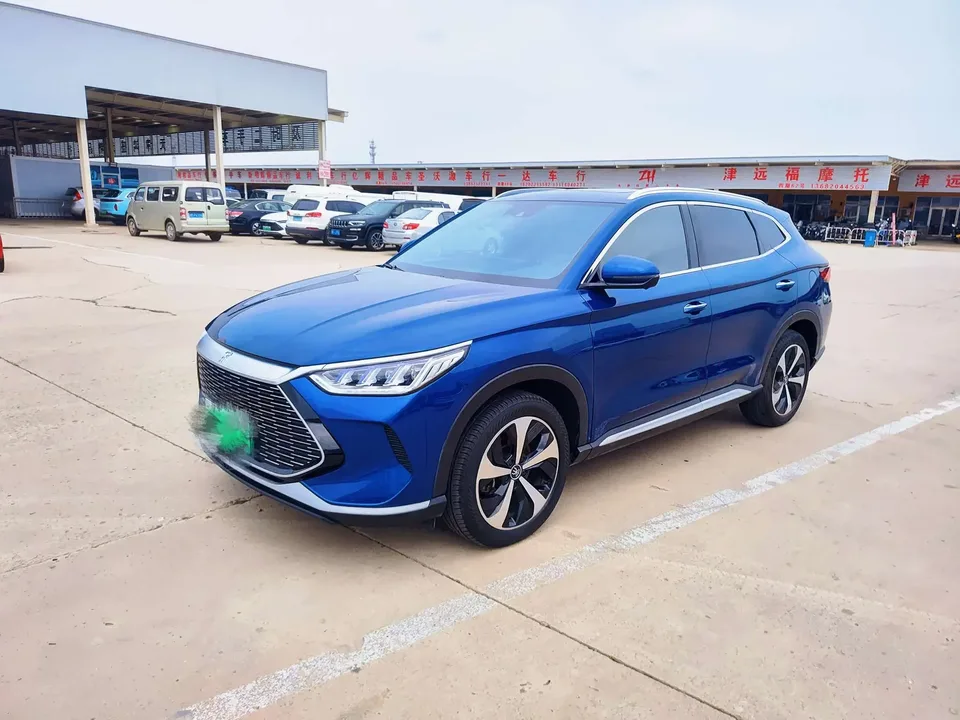 BYD Song PLUS DM Song PLUS DM 2021 DM-i 110KM 2WD Flagship PLUS 5G Edition 2023 — photo 1, buy with delivery to Moscow