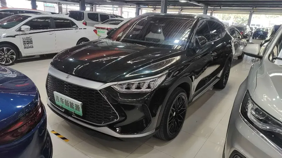 BYD Song PLUS DM Song PLUS DM 2021 DM-i 51KM 2WD Premium 2022 — photo 1, buy with delivery to Moscow