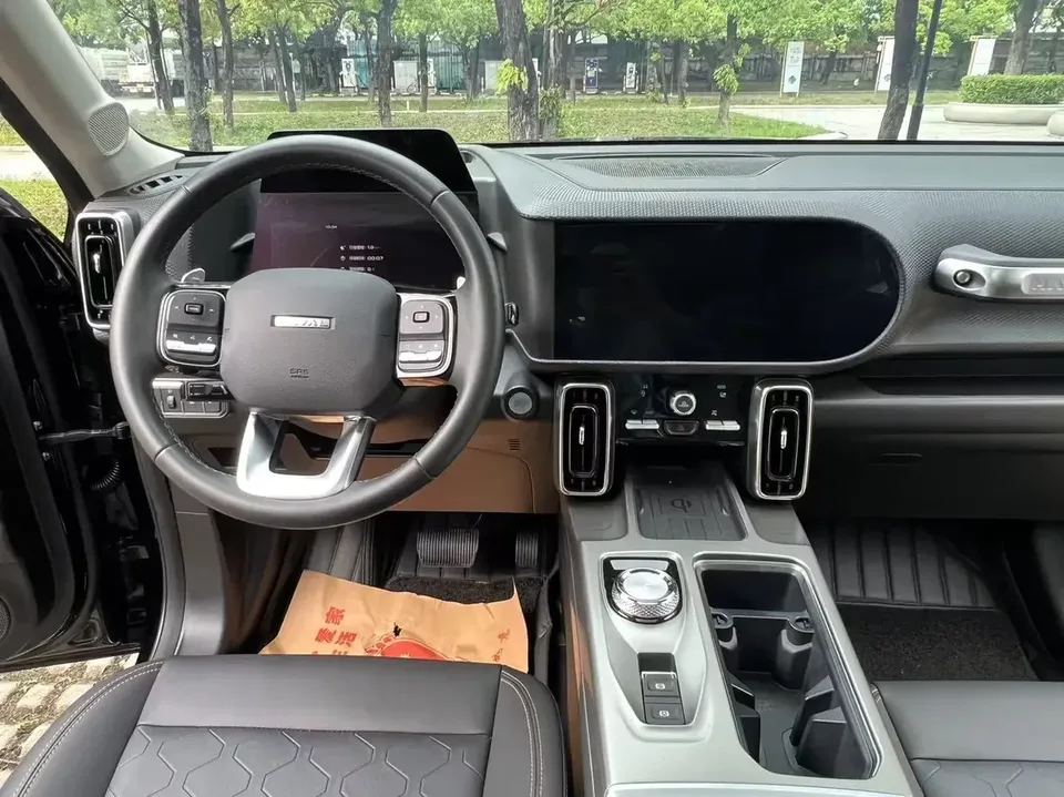 Haval Dargo Harvard dog 2024 1.5T 2WD Border Collie Edition 2024 — thumbnail 4