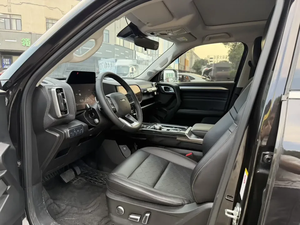 Haval Dargo Harvard dog 2022 1.5T 2WD Labrador Edition 2023 — миниатюра 3