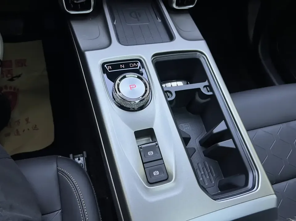 Haval Dargo Harvard dog 2024 1.5T 2WD Border Collie Edition 2024 — миниатюра 4
