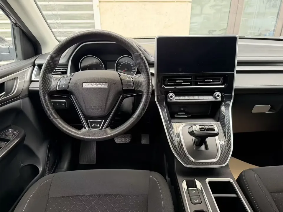 Haval M6 Haval M6 2023 PLUS 1.5T DCT Elite Smart Link 2022 — thumbnail 3