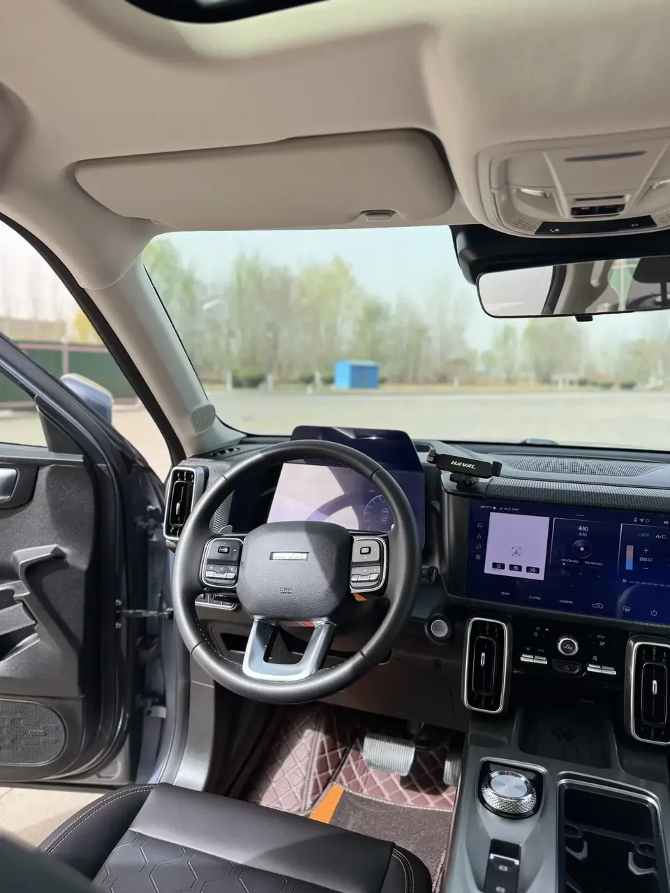 Haval Dargo Harvard dog 2022 1.5T 2WD Labrador Edition 2022 — thumbnail 3