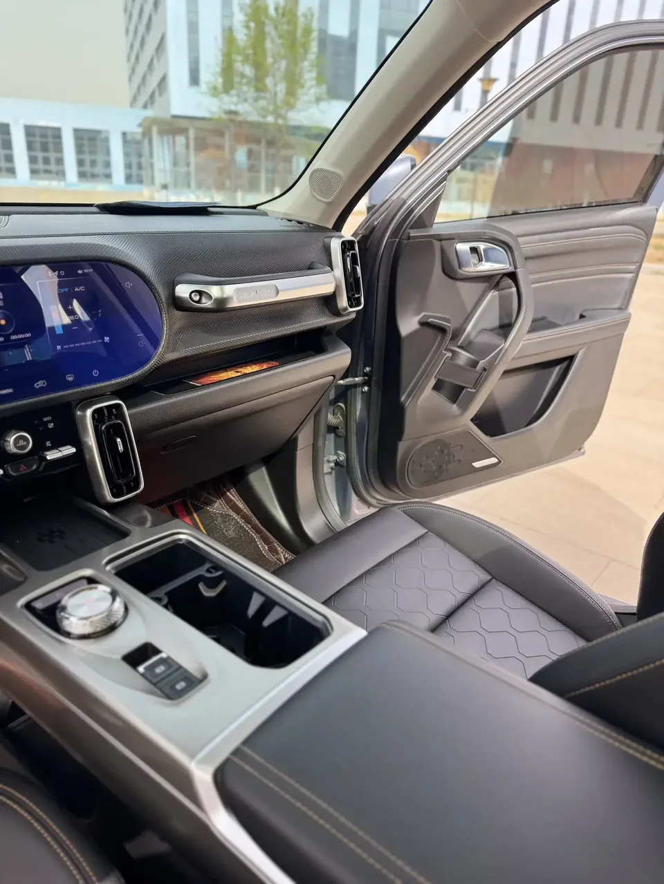 Haval Dargo Harvard dog 2022 1.5T 2WD Labrador Edition 2022 — thumbnail 4