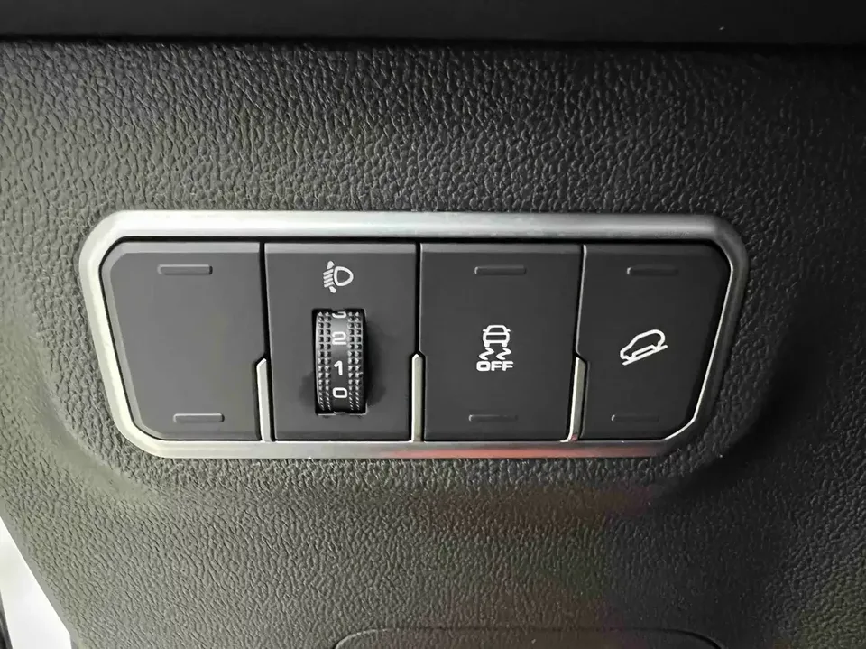 Haval M6 Haval M6 2021 PLUS 1.5T DCT Luxury Intelligent Connection 2022 — thumbnail 5