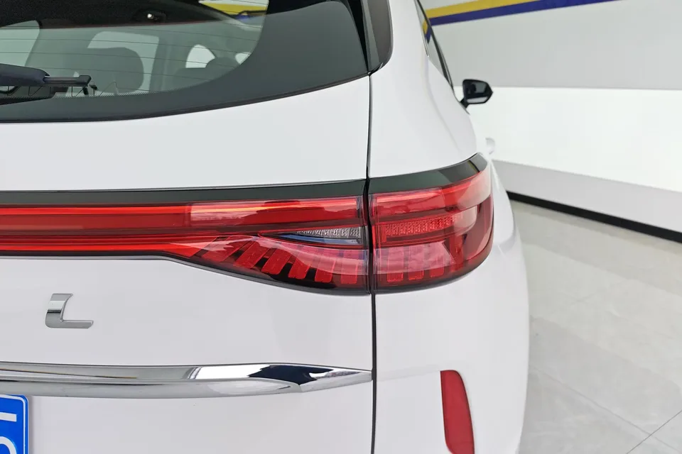 Haval H6 Haval H6 2021 The third generation 1.5GDIT automatic Max version 2023 — thumbnail 2