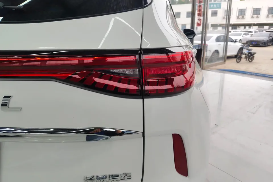 Haval H6 Haval H6 2024 1.5T Automatic 2WD Classic Edition 2025 — thumbnail 2
