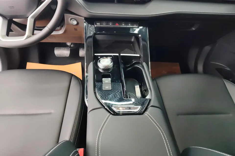 Haval H6 Haval H6 2024 1.5T Automatic 2WD Classic Edition 2025 — thumbnail 3