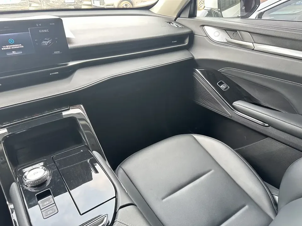 Haval H6 Haval H6 2022 The third generation 1.5T automatic two-wheel drive Max 2023 — thumbnail 3
